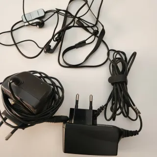 Caricatori Nokia originali e auricolari