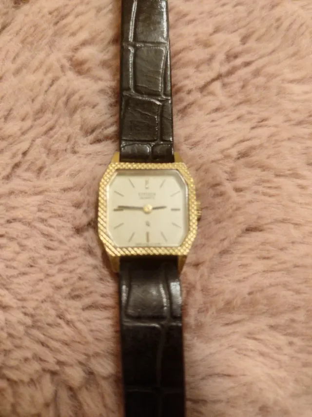 Reloj Citizen Vintage Mujer Dorado