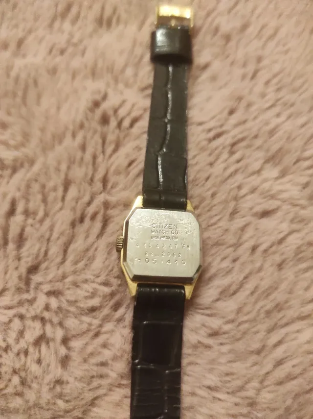 Reloj Citizen Vintage Mujer Dorado