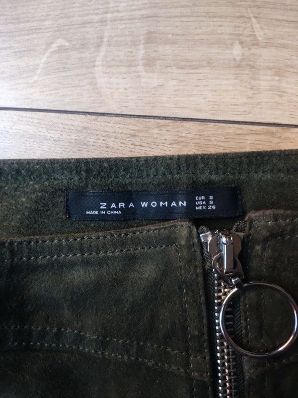 Falda Zara Piel Verde Talla S