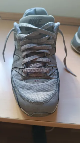 Nike Air Max Talla 41 Gris