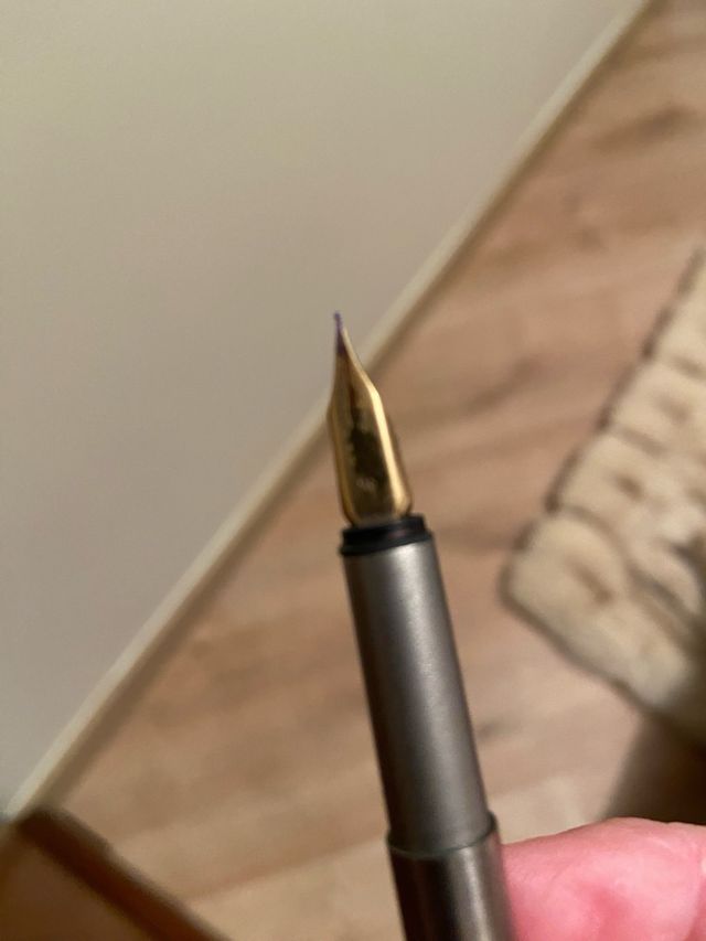 Pluma Montblanc Acero y Oro.