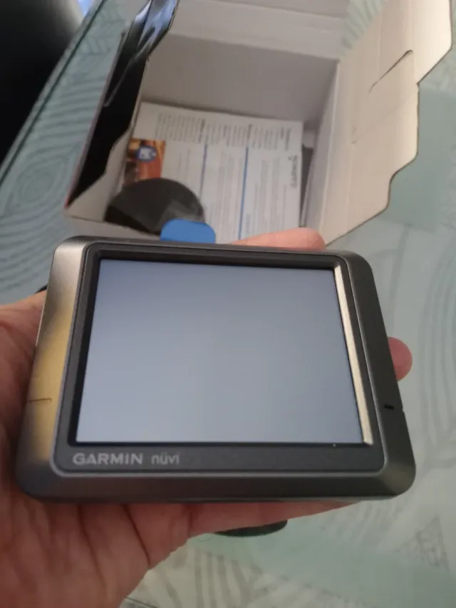 Navegador GPS Garmin nüvi 205