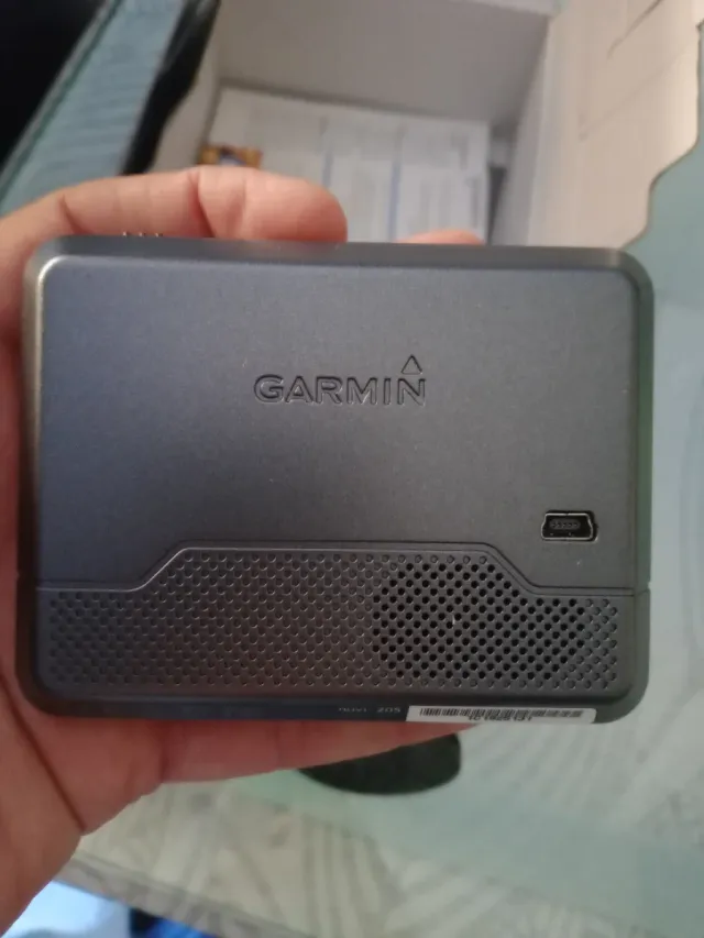 Navegador GPS Garmin nüvi 205