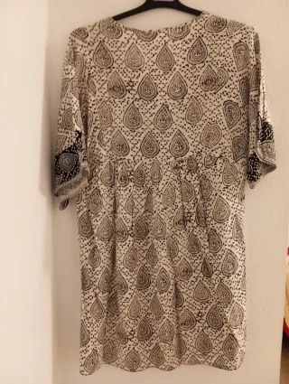 Vestido estampado paisley beige y negro