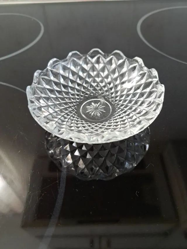 Cuenco de cristal tallado