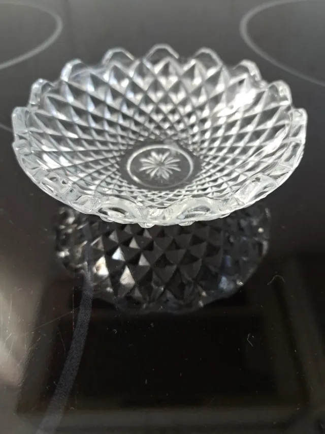 Cuenco de cristal tallado