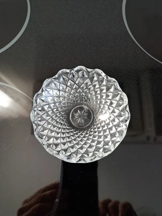 Cuenco de cristal tallado