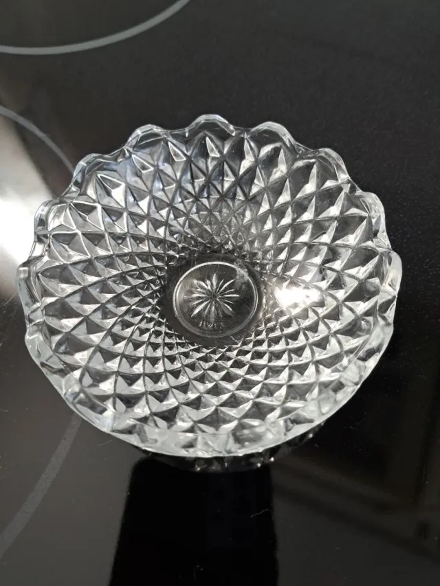 Cuenco de cristal tallado