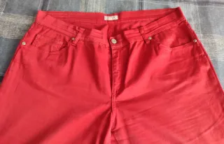 Pantalón vaquero rojo talla 48
