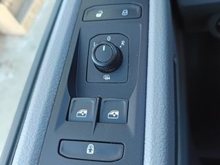 Volkswagen Transporter 2.0TDI LARGA COMBI 9 PLAZAS