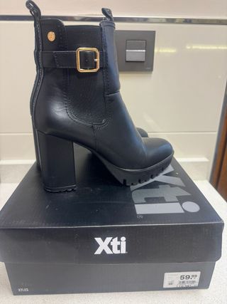 Botines tacón Xti negros talla 39