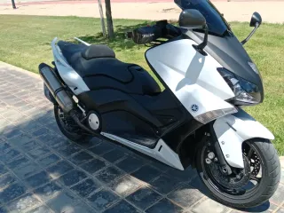 Moto Yamaha TMAX