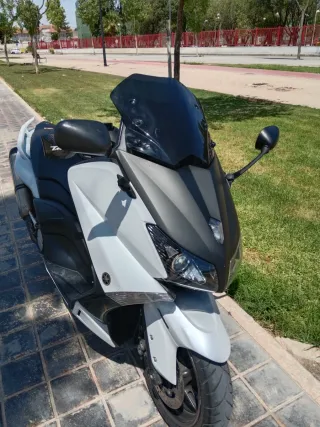Moto Yamaha TMAX