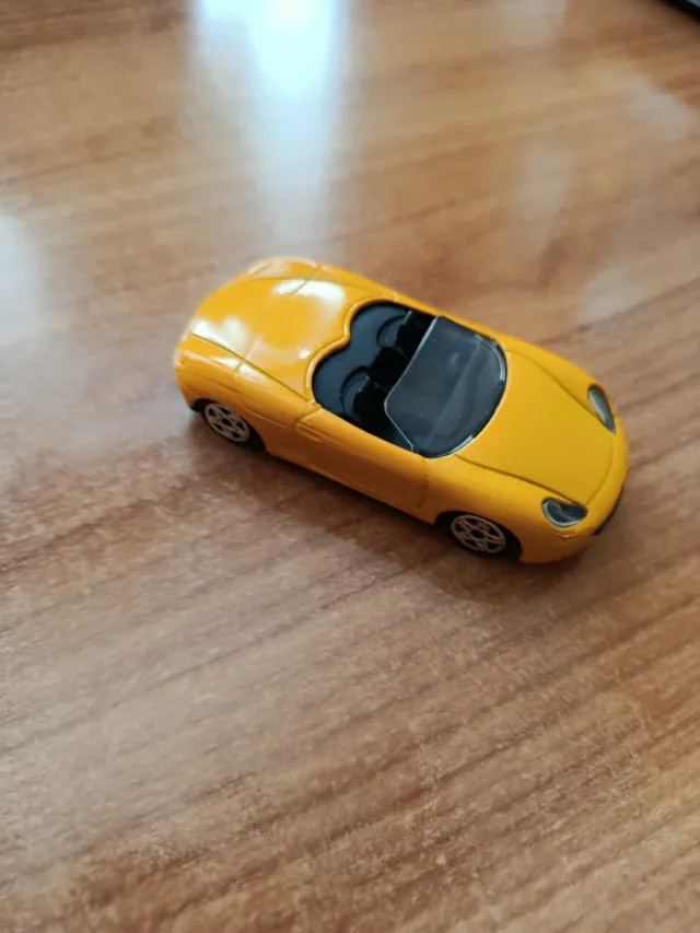 Porsche Boxster Majorette Amarillo