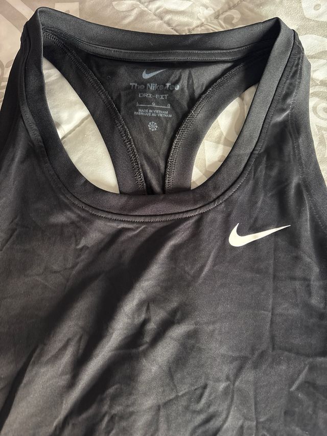 Camiseta running Nike mujer negra