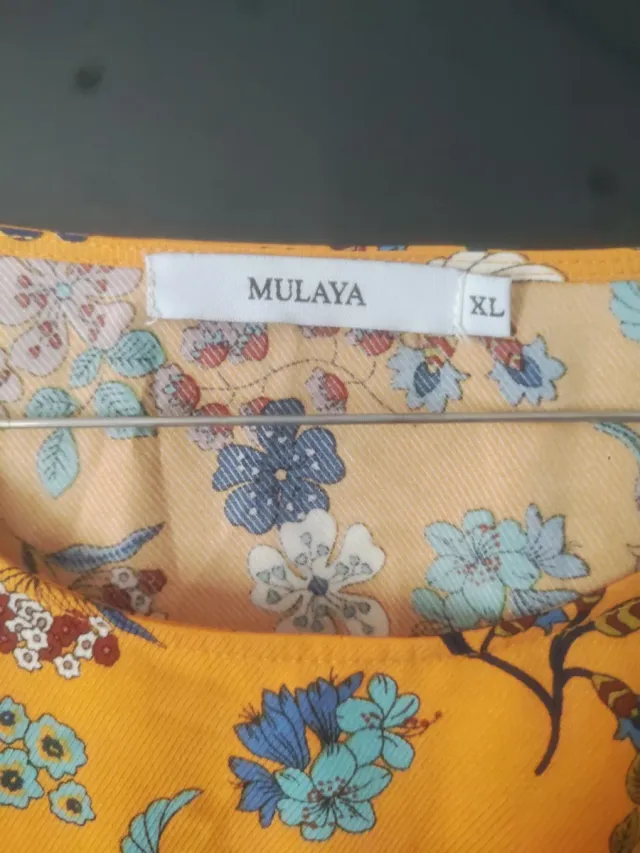 Blusa floral manga acampanada