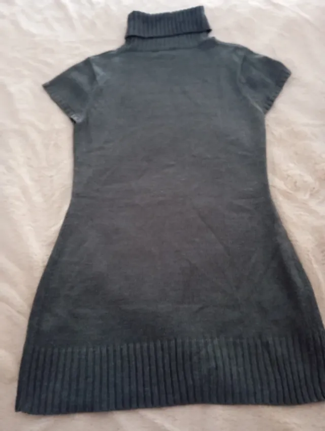 Vestido lana gris cuello alto manga corta