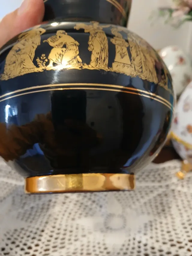 Jarrón Cerámica Negro y incrustaciones de oro