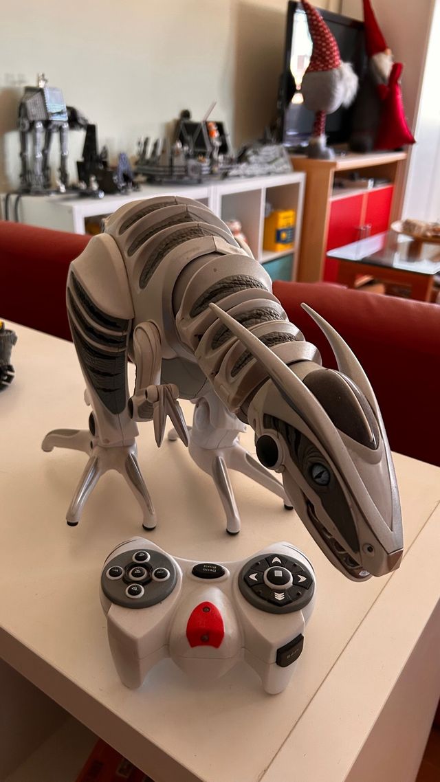 Roboraptor X WowWee Dinosaurio Robot + Mando