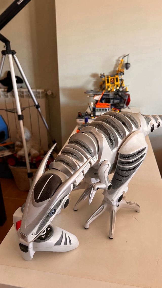 Roboraptor X WowWee Dinosaurio Robot + Mando