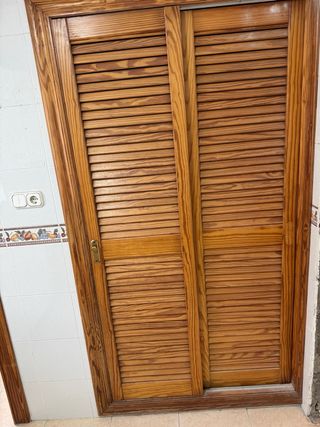 Mueble de cocina madera y plástico