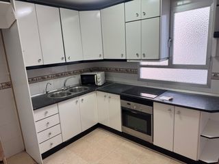 Mueble de cocina madera y plástico