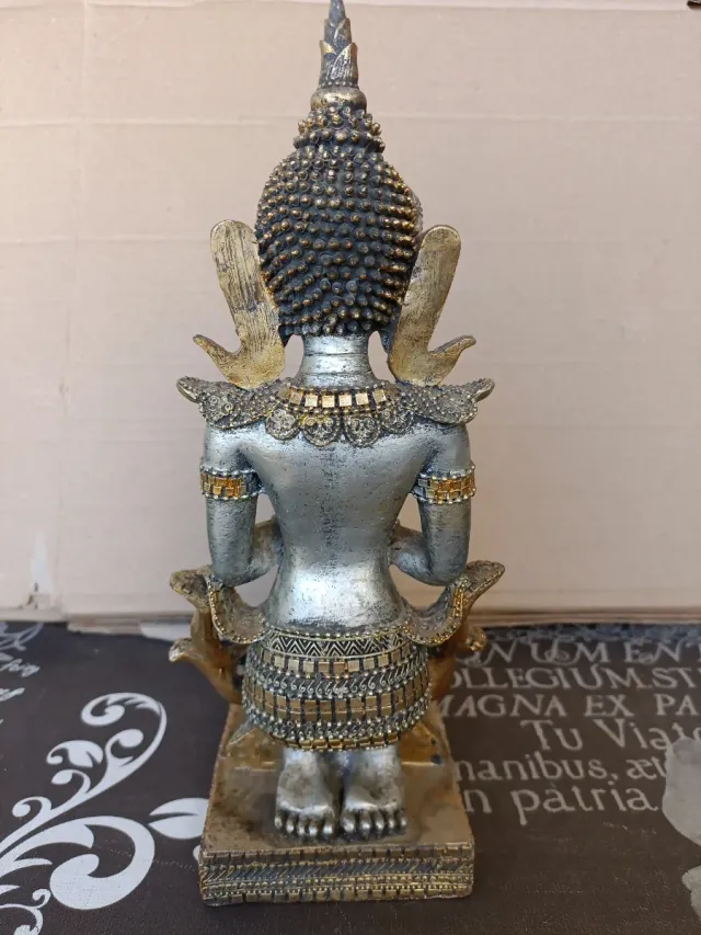 Statuina di Buddha tailandese/birmano in resina 29 cm