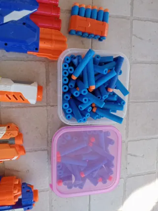 Pistolas Nerf y dardos
