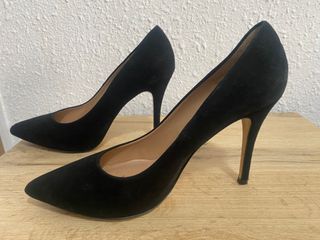 Zapatos de tacón negros punta fina