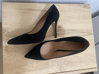 Zapatos de tacón negros punta fina
