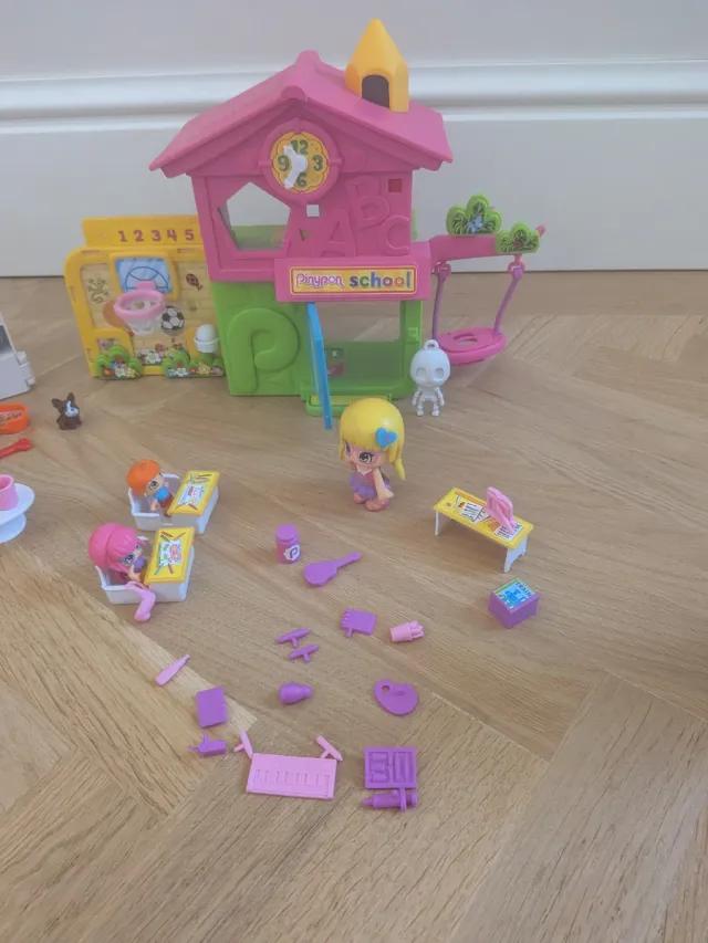 Colegio Pin y Pon con accesorios