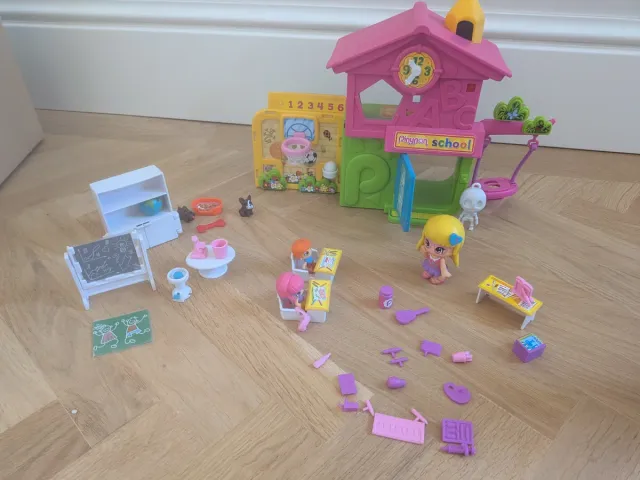 Colegio Pin y Pon con accesorios