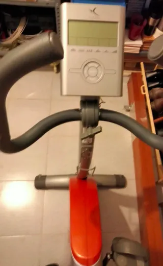 Bicicleta Estática Gris y Naranja