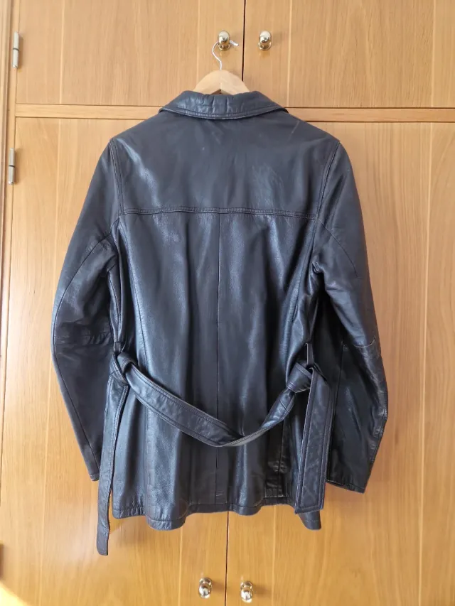 Chaqueta de piel marrón