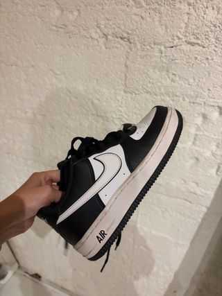 Nike Air Force 1 LV8 Blanco y Negro