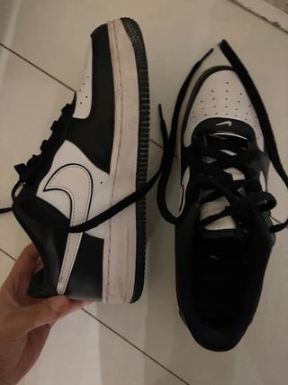 Nike Air Force 1 LV8 Blanco y Negro