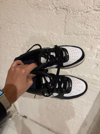 Nike Air Force 1 LV8 Blanco y Negro