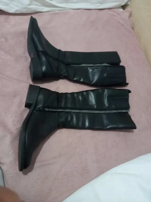 Botas altas negras con hebilla