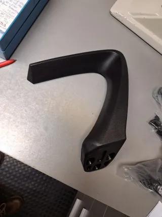 REGALO Reposabrazos de plástico negro