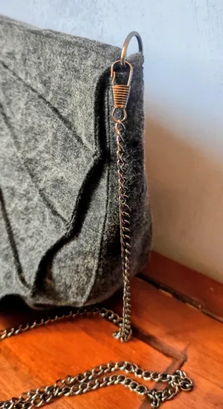 Pochette artigianale stile gotico dark