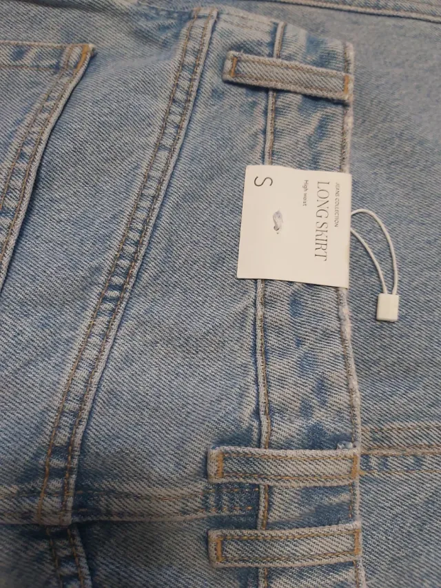 Falda vaquera larga con abertura