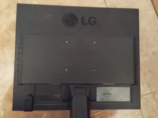Pantalla LG 19 Plata/Negra