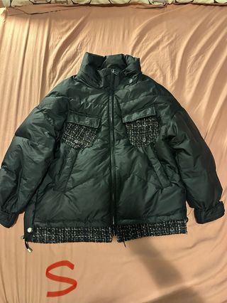 Piumino nero trapuntato con dettagli tweed