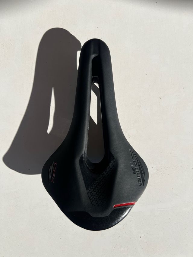 Sillín Selle San Marco Shortfit Wide Carbono