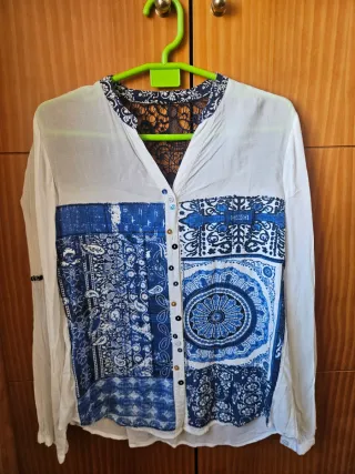Camisa Desigual azul y blanca