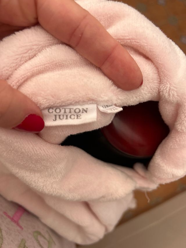 Bata rosa con estrellas