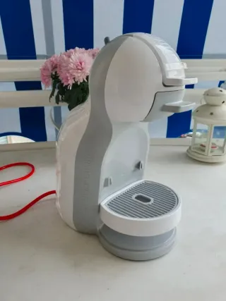 Cafetera Dolce Gusto Blanca