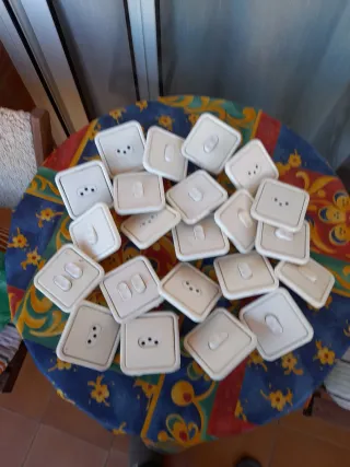 enchufes  e interruptore para empotrar