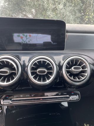 Pantalla Mercedes A180  2020